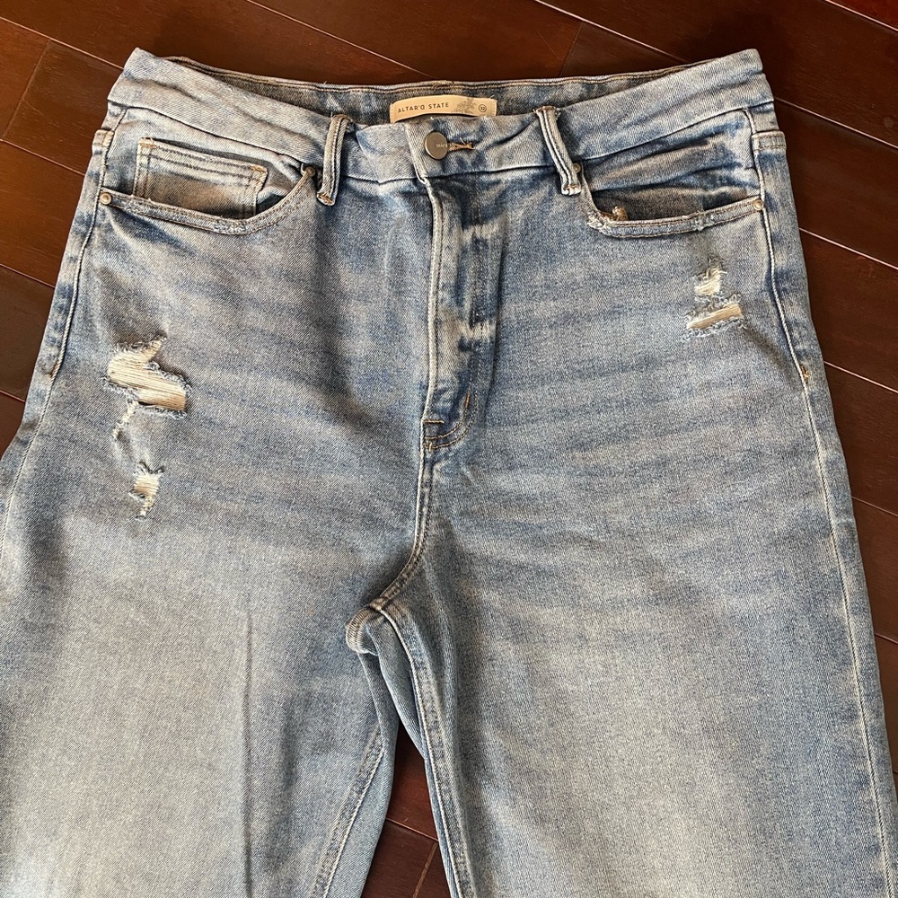 Altar’d State Mica Distressed Raw Hem Wide Leg Light Blue Women’s Jeans 32 - Picture 2 of 15